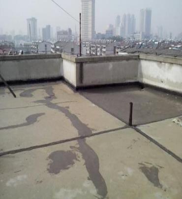 保亭漏水维修 楼顶漏水是什么原因，楼顶漏水维修方法是什么?